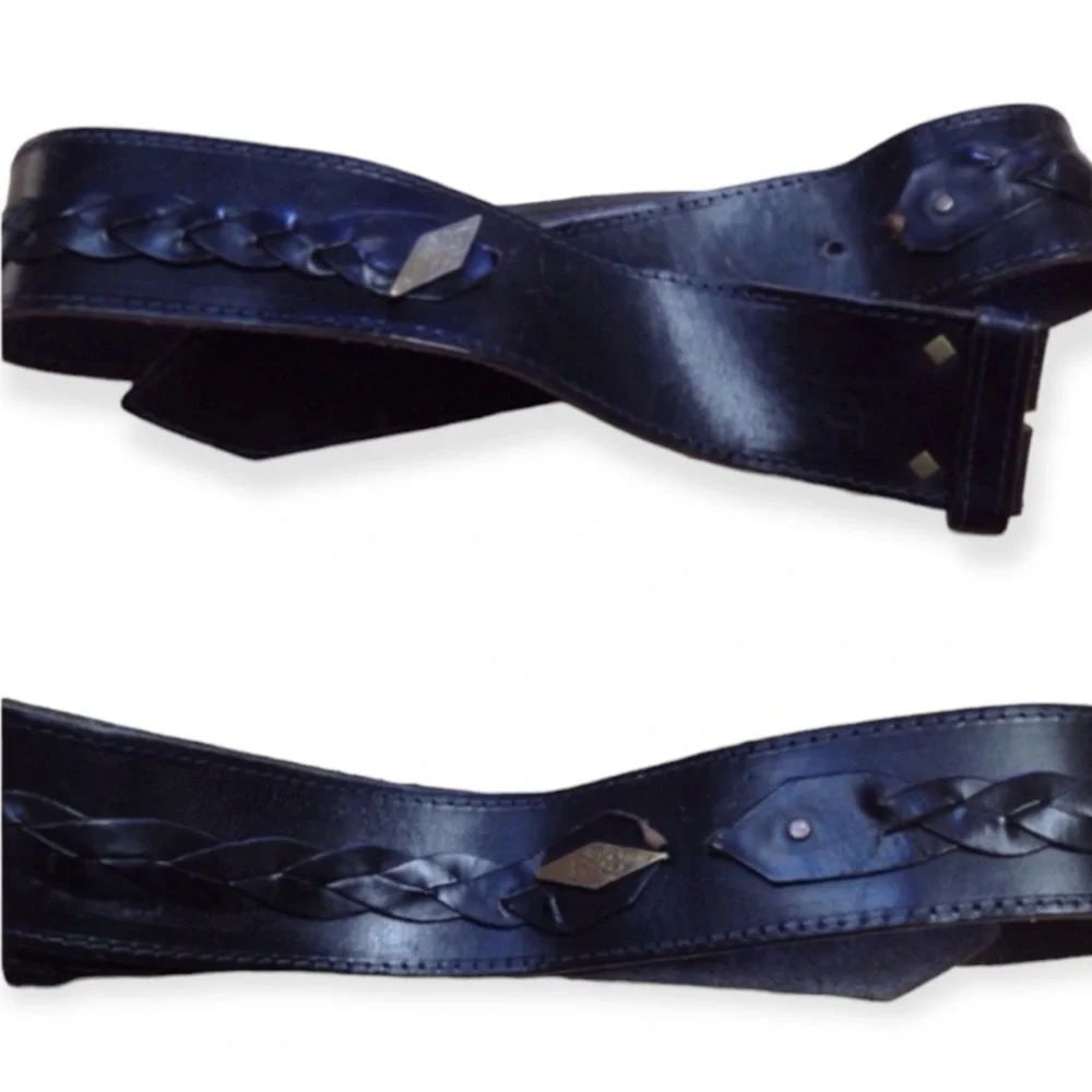 1970’s Vintage Italian Leather Highly Detailed Woman’s‎ Belt in Dark Brown